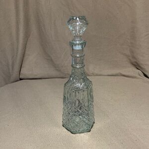 Elegant Clear Glass Decanter